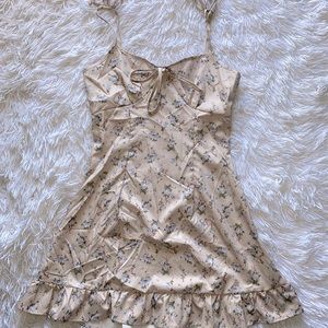 Tan & Floral Dress 💐